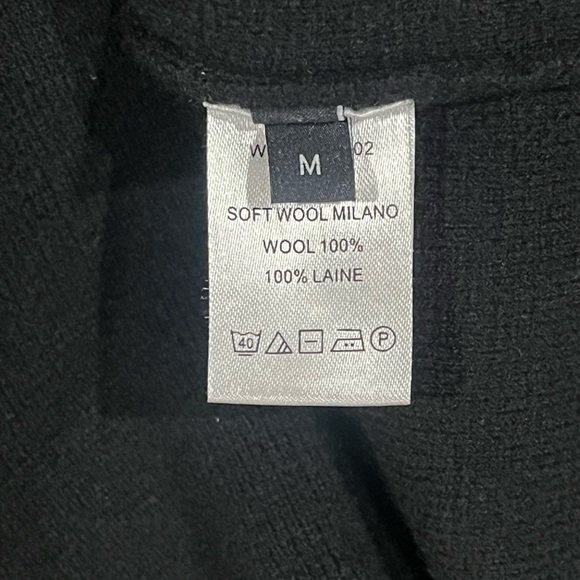 JOSEPH Milano Knitted Soft Wool Sleeveless Dress with Large Pockets, Deep V Neck - Picture 8 of 12